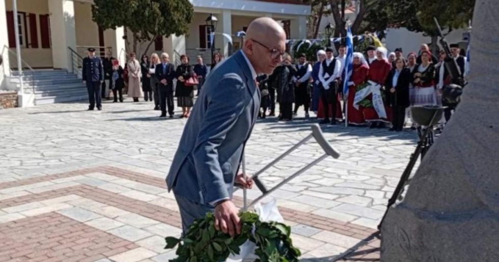 Η πρώτη δημόσια εμφάνιση του δήμαρχου Άη Στράτη μετά το χειρουργείο για αφαίρεση όγκου [εικόνες - βίντεο]